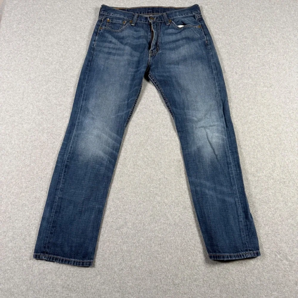 Levis straight lived